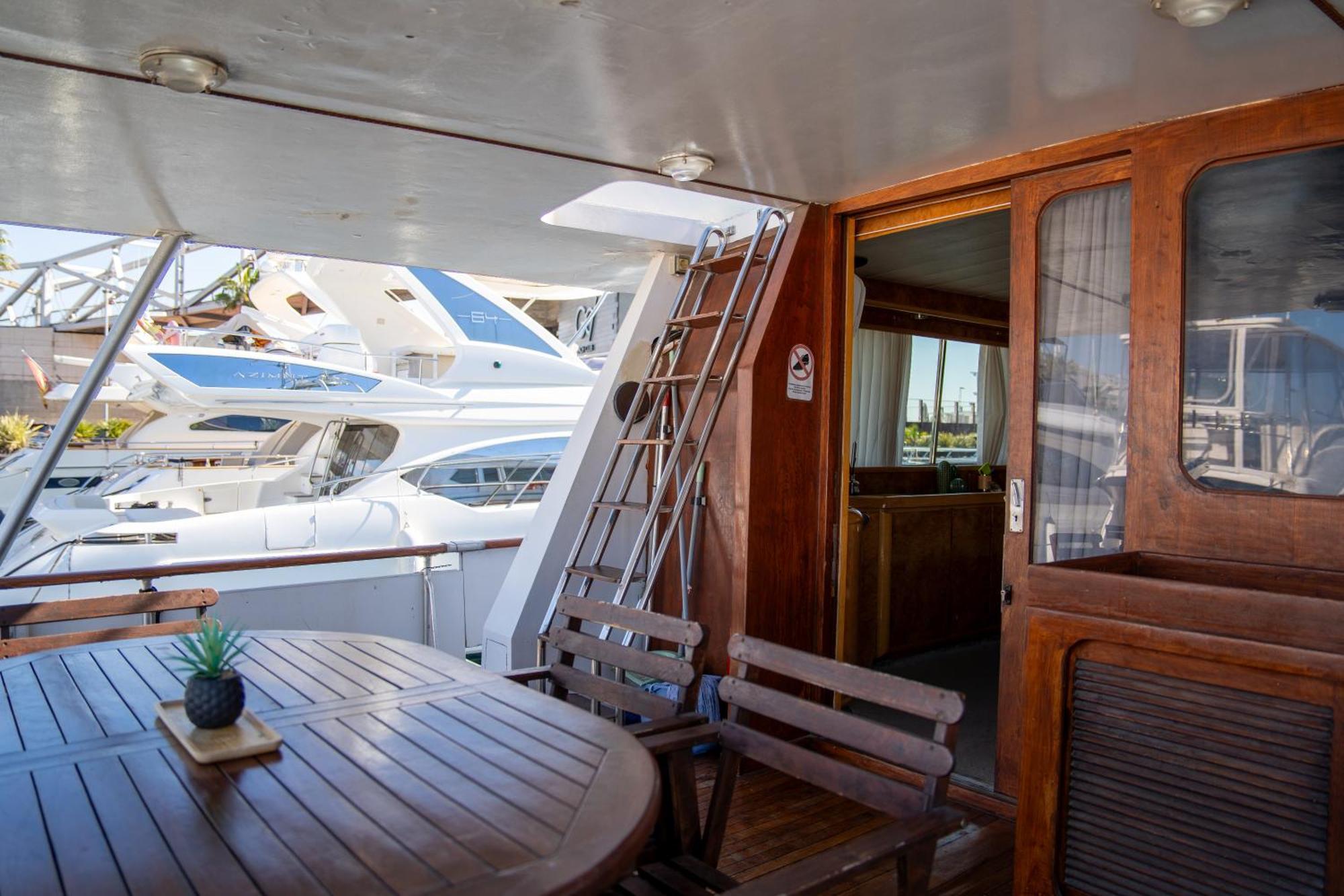 Hotel Boat Aloha Sant Adrià de Besòs Exterior foto